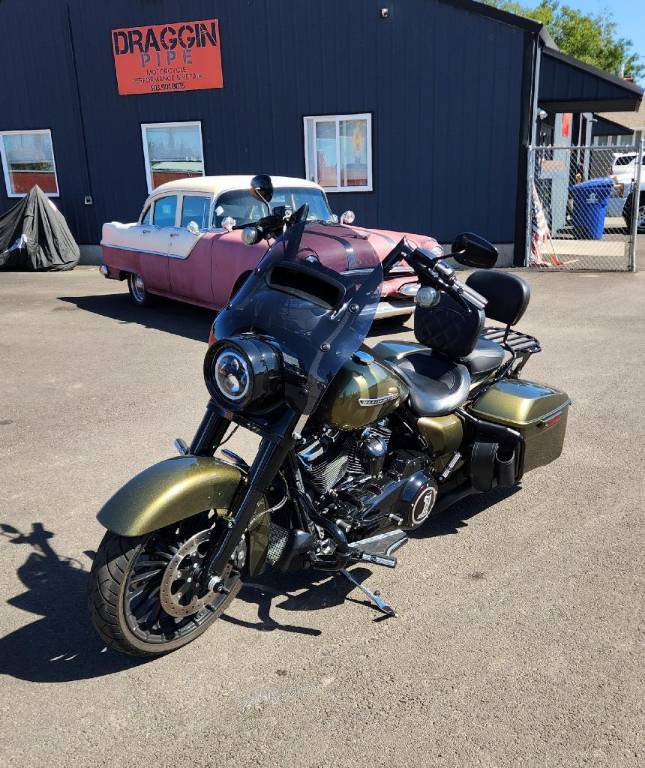 Picture of 2017 Harley-Davidson Road King Special 